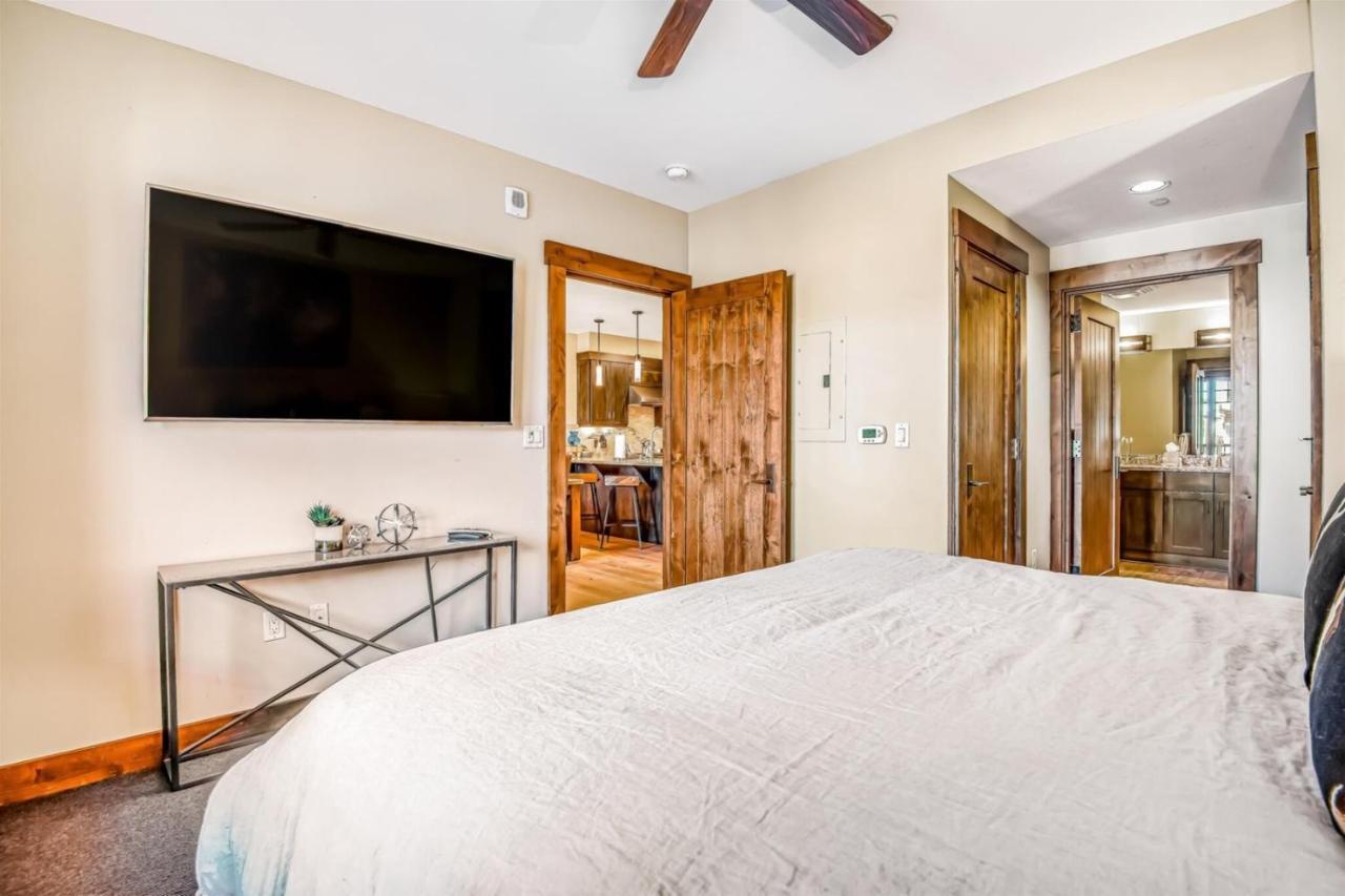 One Bedroom Luxury Condo On Main Street In Downtown 브레켄리지 외부 사진